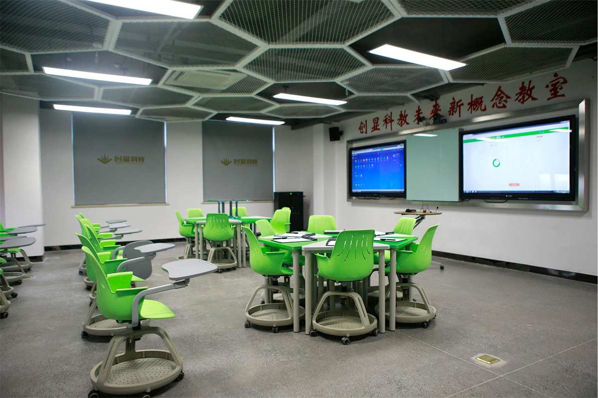 青少年智慧教育科普基地 科教設備與研學課程的深度融合